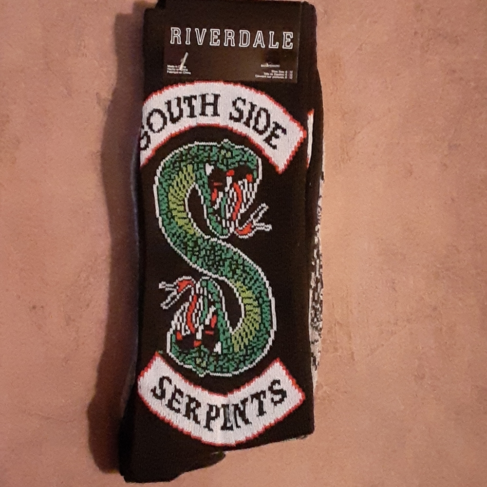 RIVERDALE SOUTH SIDE SERPENT SOCK SET